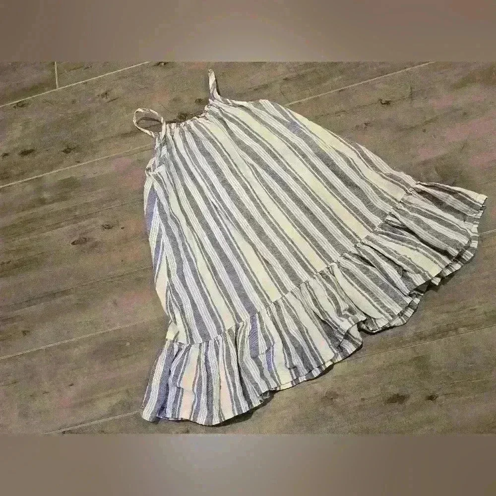 Old Navy Stripped Dress With Button Detailing